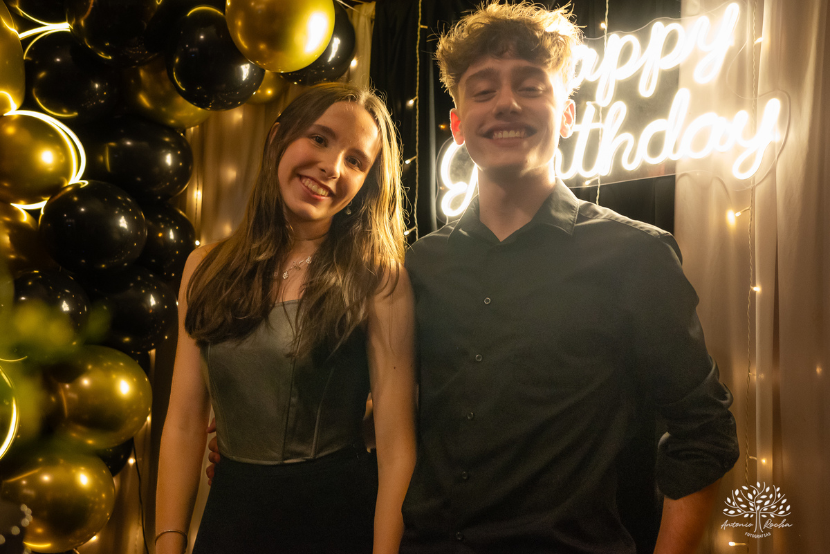 Pelotas- aniversário de 15 anos - festa de debutante - Renata Dalbann - emoção - família e amigos - presente especial - violão - guitarra - sessão de fotos - registro fotográfico - Antonio Rocha Fotografias - amor pela música 
 - Veredas - Salão Pub House