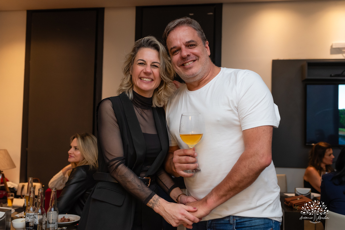 Pelotas- aniversário de 15 anos - festa de debutante - Renata Dalbann - emoção - família e amigos - presente especial - violão - guitarra - sessão de fotos - registro fotográfico - Antonio Rocha Fotografias - amor pela música 
 - Veredas - Salão Pub House