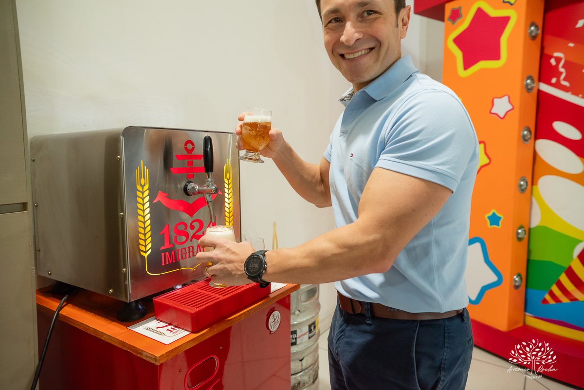 fotografia de aniversário - festa infantil - registro de momentos - aniversário do Theo - tema Michael Jackson - fotógrafo profissional - Antonio Rocha Fotografias - Pelotas - fotografia de evento - Tio Guigui - salão de festas playground - rei do pop