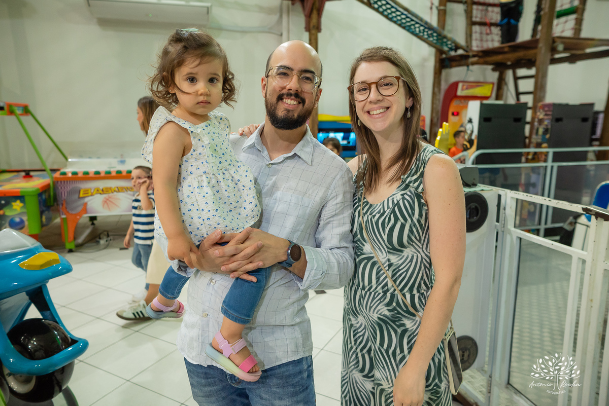 fotografia de aniversário - festa infantil - registro de momentos - aniversário do Theo - tema Michael Jackson - fotógrafo profissional - Antonio Rocha Fotografias - Pelotas - fotografia de evento - Tio Guigui - salão de festas playground - rei do pop