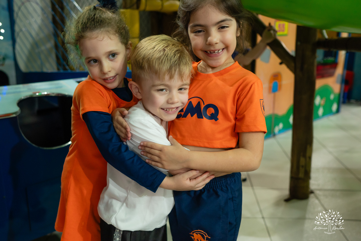 fotografia de aniversário - festa infantil - registro de momentos - aniversário do Theo - tema Michael Jackson - fotógrafo profissional - Antonio Rocha Fotografias - Pelotas - fotografia de evento - Tio Guigui - salão de festas playground - rei do pop