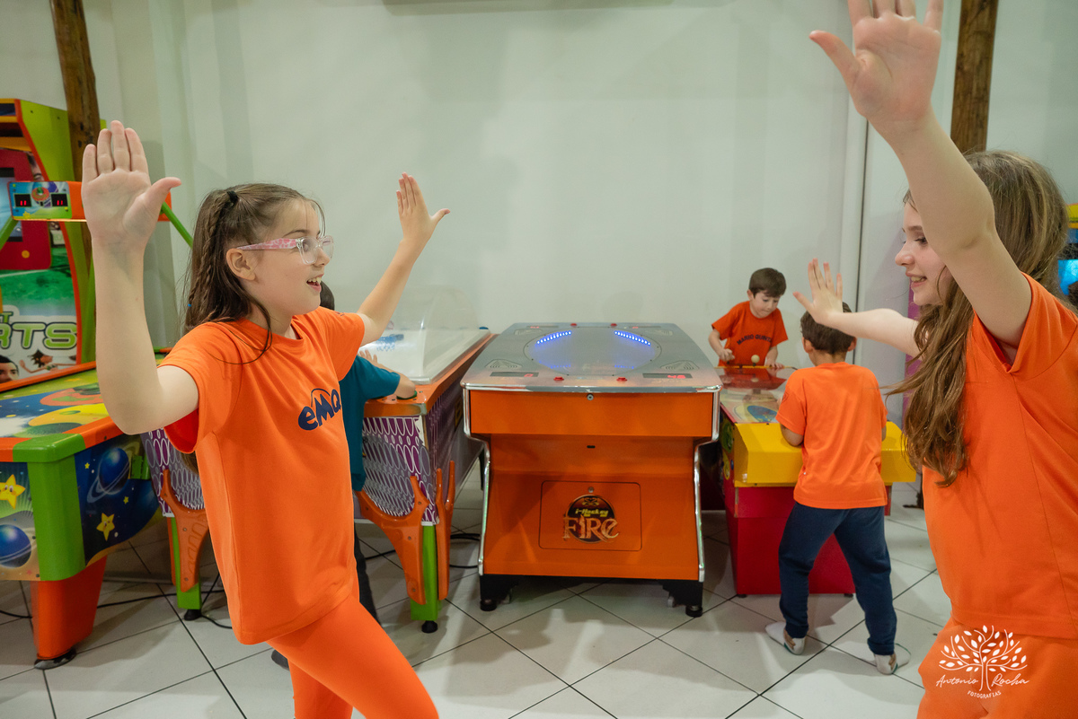 fotografia de aniversário - festa infantil - registro de momentos - aniversário do Theo - tema Michael Jackson - fotógrafo profissional - Antonio Rocha Fotografias - Pelotas - fotografia de evento - Tio Guigui - salão de festas playground - rei do pop