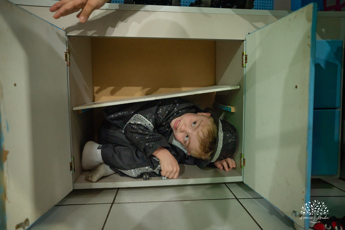 fotografia de aniversário - festa infantil - registro de momentos - aniversário do Theo - tema Michael Jackson - fotógrafo profissional - Antonio Rocha Fotografias - Pelotas - fotografia de evento - Tio Guigui - salão de festas playground - rei do pop