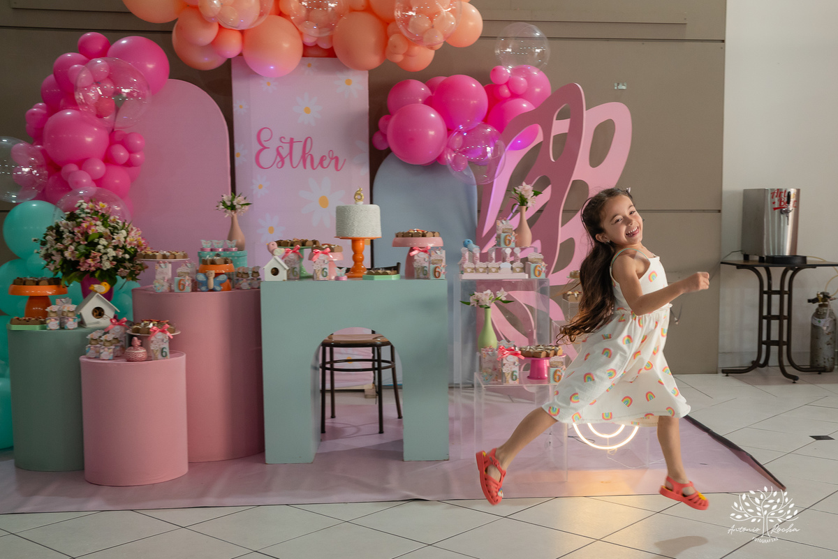Estherzinha - festa - 6 anos - celebração - alegria - TIo Guigui - amigos - família - Monster High - dançar - Borboletas - brincadeiras - carinho - memórias - docinhos - aniversário - Antonio Rocha Fotografias - Renata Dalbann -Pelotas - Jardim - Esther