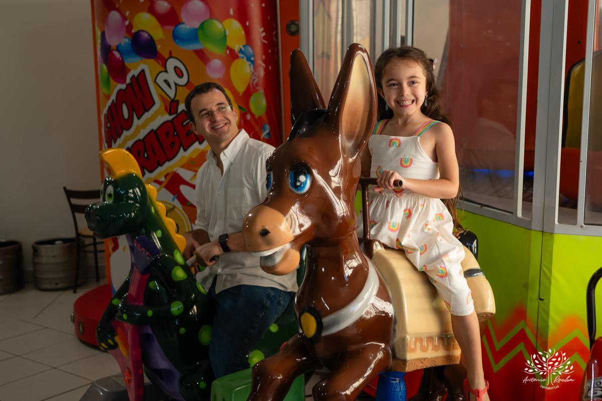 Estherzinha - festa - 6 anos - celebração - alegria - TIo Guigui - amigos - família - Monster High - dançar - Borboletas - brincadeiras - carinho - memórias - docinhos - aniversário - Antonio Rocha Fotografias - Renata Dalbann -Pelotas - Jardim - Esther