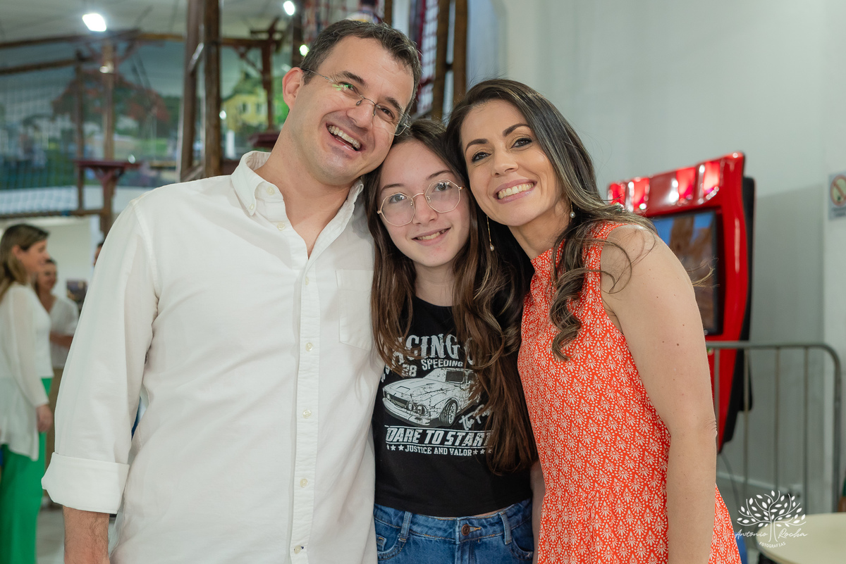 Estherzinha - festa - 6 anos - celebração - alegria - TIo Guigui - amigos - família - Monster High - dançar - Borboletas - brincadeiras - carinho - memórias - docinhos - aniversário - Antonio Rocha Fotografias - Renata Dalbann -Pelotas - Jardim - Esther