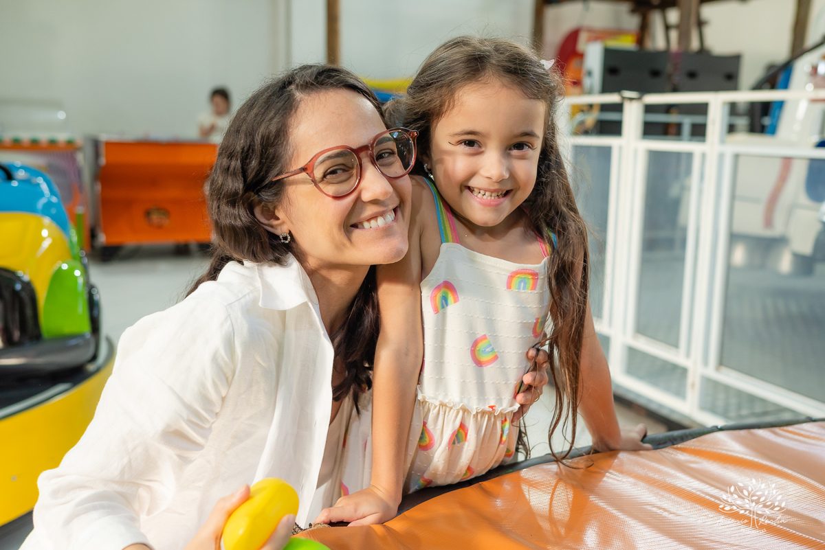 Estherzinha - festa - 6 anos - celebração - alegria - TIo Guigui - amigos - família - Monster High - dançar - Borboletas - brincadeiras - carinho - memórias - docinhos - aniversário - Antonio Rocha Fotografias - Renata Dalbann -Pelotas - Jardim - Esther