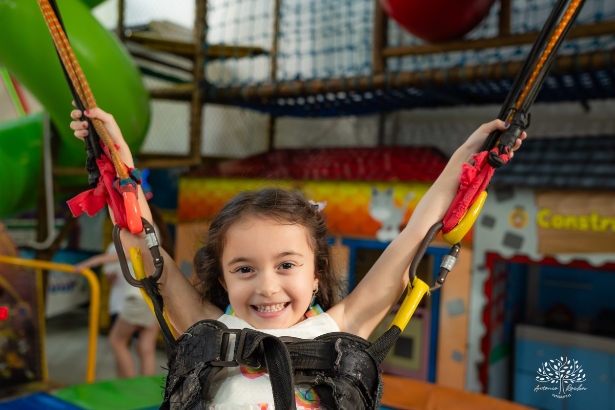 Estherzinha - festa - 6 anos - celebração - alegria - TIo Guigui - amigos - família - Monster High - dançar - Borboletas - brincadeiras - carinho - memórias - docinhos - aniversário - Antonio Rocha Fotografias - Renata Dalbann -Pelotas - Jardim - Esther