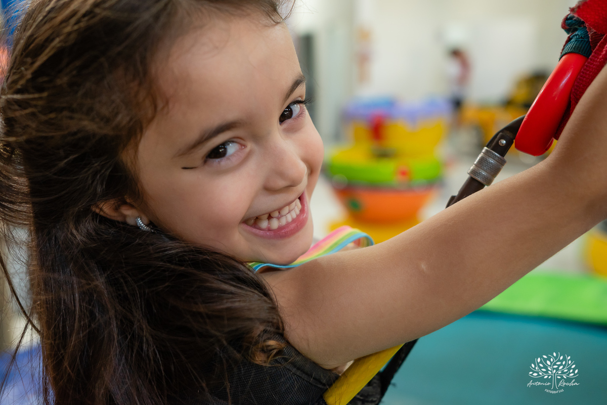 Estherzinha - festa - 6 anos - celebração - alegria - TIo Guigui - amigos - família - Monster High - dançar - Borboletas - brincadeiras - carinho - memórias - docinhos - aniversário - Antonio Rocha Fotografias - Renata Dalbann -Pelotas - Jardim - Esther