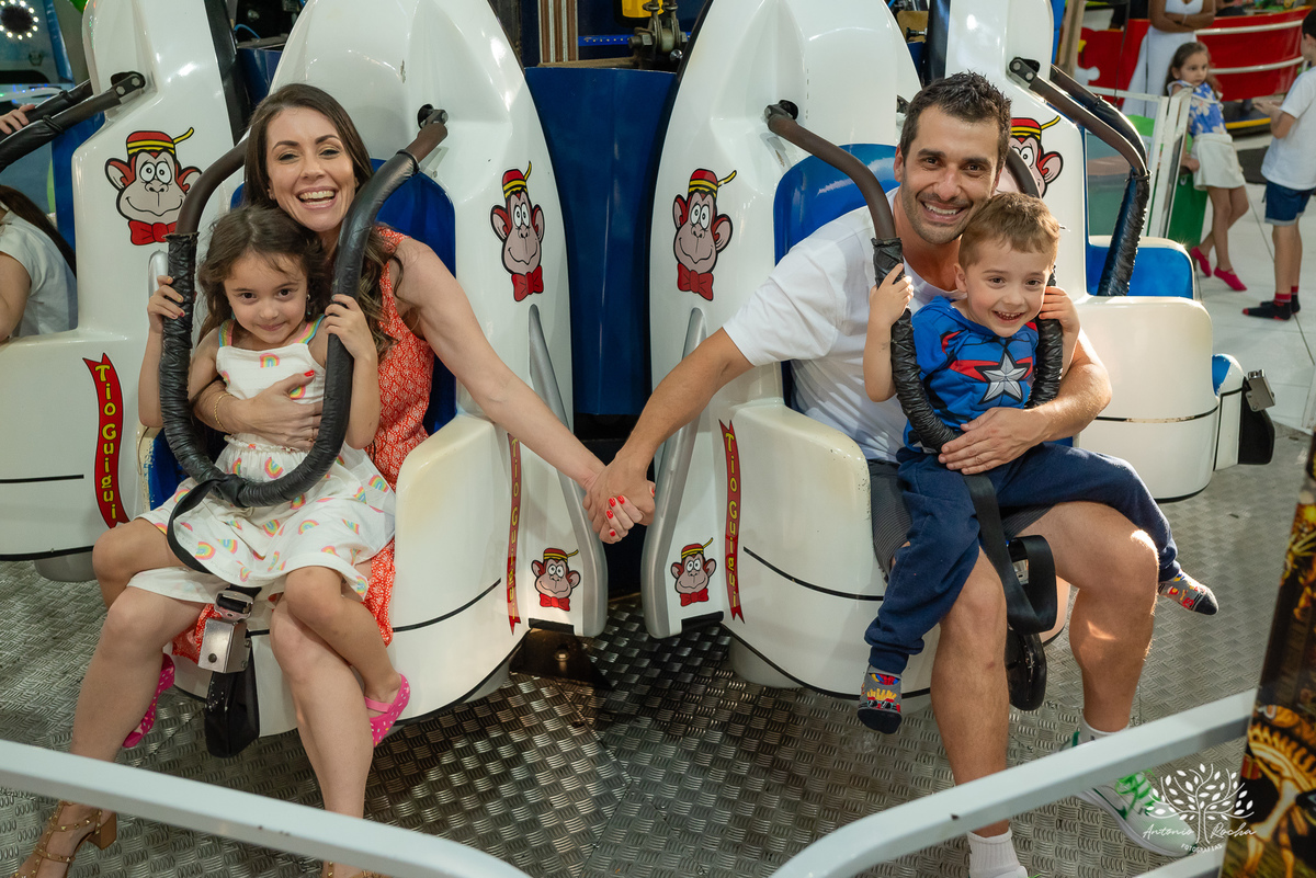 Estherzinha - festa - 6 anos - celebração - alegria - TIo Guigui - amigos - família - Monster High - dançar - Borboletas - brincadeiras - carinho - memórias - docinhos - aniversário - Antonio Rocha Fotografias - Renata Dalbann -Pelotas - Jardim - Esther