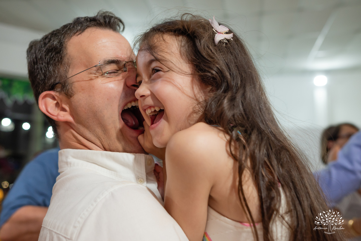 Estherzinha - festa - 6 anos - celebração - alegria - TIo Guigui - amigos - família - Monster High - dançar - Borboletas - brincadeiras - carinho - memórias - docinhos - aniversário - Antonio Rocha Fotografias - Renata Dalbann -Pelotas - Jardim - Esther