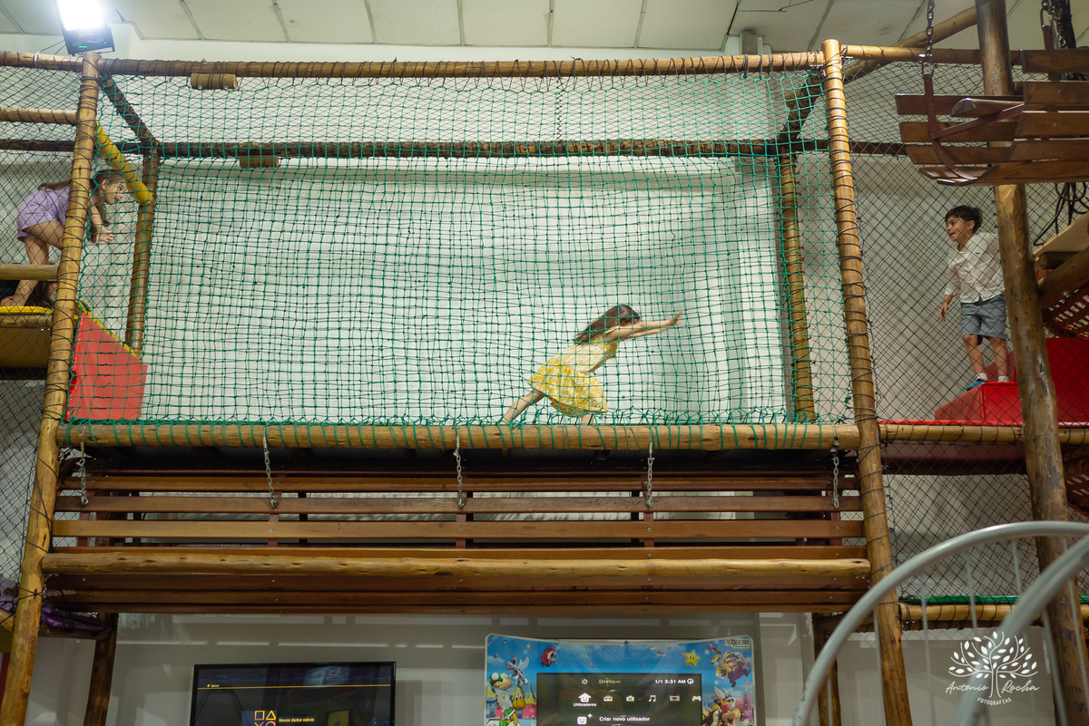 Estherzinha - festa - 6 anos - celebração - alegria - TIo Guigui - amigos - família - Monster High - dançar - Borboletas - brincadeiras - carinho - memórias - docinhos - aniversário - Antonio Rocha Fotografias - Renata Dalbann -Pelotas - Jardim - Esther