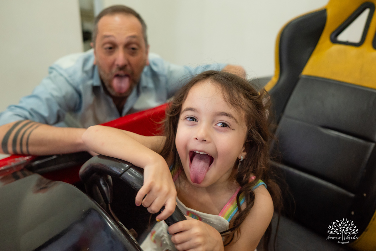 Estherzinha - festa - 6 anos - celebração - alegria - TIo Guigui - amigos - família - Monster High - dançar - Borboletas - brincadeiras - carinho - memórias - docinhos - aniversário - Antonio Rocha Fotografias - Renata Dalbann -Pelotas - Jardim - Esther