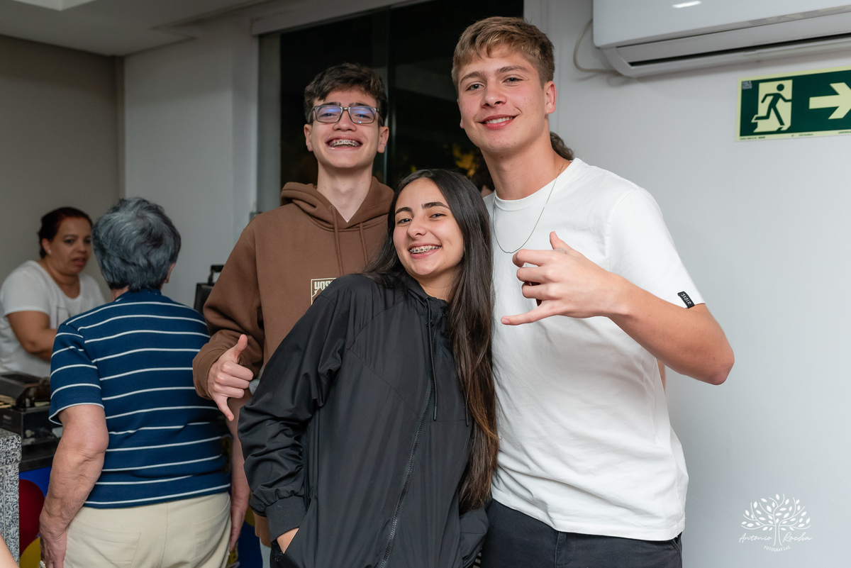  festa de 15 anos - celebração íntima - aniversário do Rafael - fotografia de eventos - Antonio Rocha Fotografias - Renata Dalbann - família e amigos - Arte em Decorar - personalizados de festa - momentos inesquecíveis - Pelotas - Quinze Anos de Menino