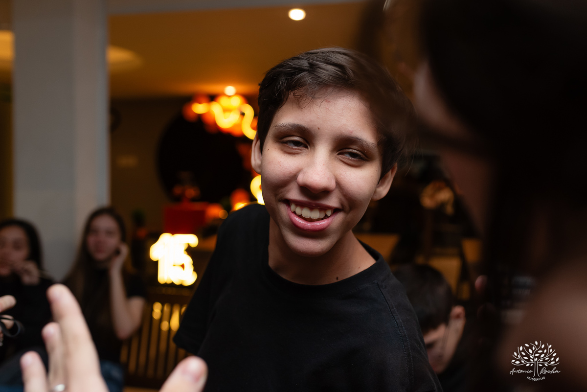  festa de 15 anos - celebração íntima - aniversário do Rafael - fotografia de eventos - Antonio Rocha Fotografias - Renata Dalbann - família e amigos - Arte em Decorar - personalizados de festa - momentos inesquecíveis - Pelotas - Quinze Anos de Menino