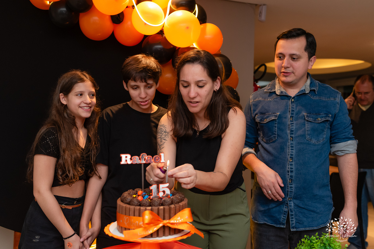  festa de 15 anos - celebração íntima - aniversário do Rafael - fotografia de eventos - Antonio Rocha Fotografias - Renata Dalbann - família e amigos - Arte em Decorar - personalizados de festa - momentos inesquecíveis - Pelotas - Quinze Anos de Menino