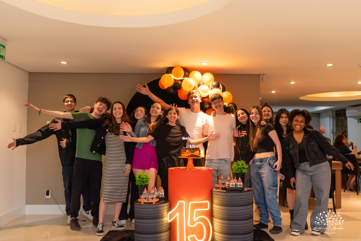  festa de 15 anos - celebração íntima - aniversário do Rafael - fotografia de eventos - Antonio Rocha Fotografias - Renata Dalbann - família e amigos - Arte em Decorar - personalizados de festa - momentos inesquecíveis - Pelotas - Quinze Anos de Menino