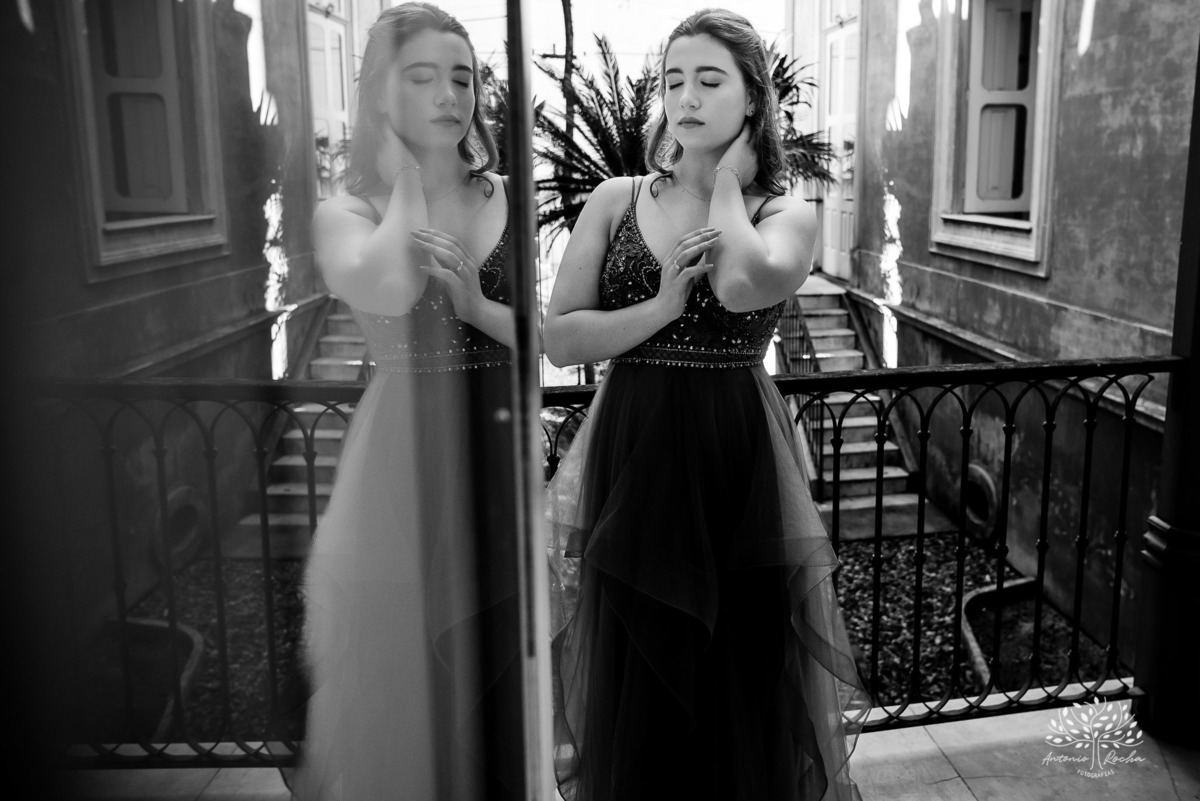 ensaios de 15 anos - fotografia de debutante - Museu do Doce - Pelotas - fotografia de aniversário - ensaio fotográfico personalizado - arquitetura histórica - luz natural - fotografia emocional - Antonio Rocha Fotografias - ensaio marcante- Quinze Anos