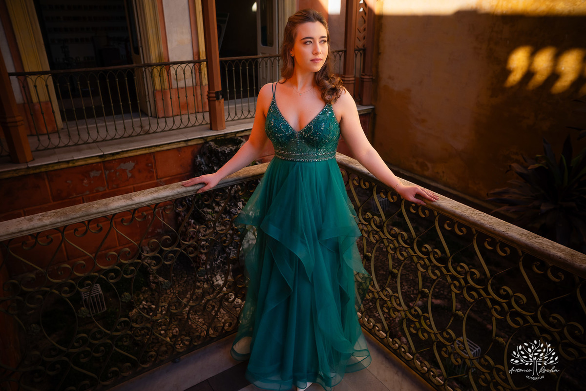 ensaios de 15 anos - fotografia de debutante - Museu do Doce - Pelotas - fotografia de aniversário - ensaio fotográfico personalizado - arquitetura histórica - luz natural - fotografia emocional - Antonio Rocha Fotografias - ensaio marcante- Quinze Anos