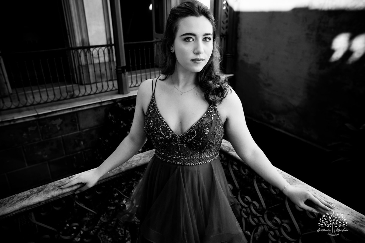 ensaios de 15 anos - fotografia de debutante - Museu do Doce - Pelotas - fotografia de aniversário - ensaio fotográfico personalizado - arquitetura histórica - luz natural - fotografia emocional - Antonio Rocha Fotografias - ensaio marcante- Quinze Anos
