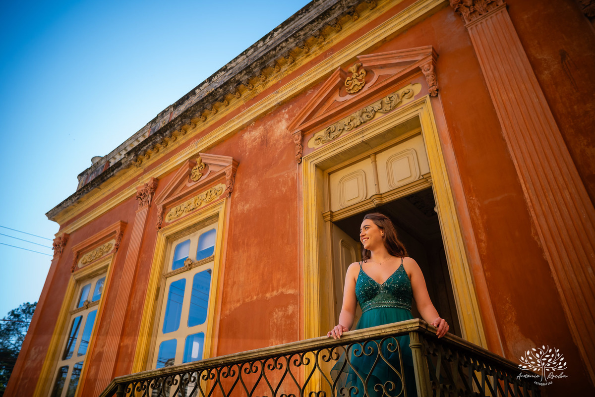ensaios de 15 anos - fotografia de debutante - Museu do Doce - Pelotas - fotografia de aniversário - ensaio fotográfico personalizado - arquitetura histórica - luz natural - fotografia emocional - Antonio Rocha Fotografias - ensaio marcante- Quinze Anos
