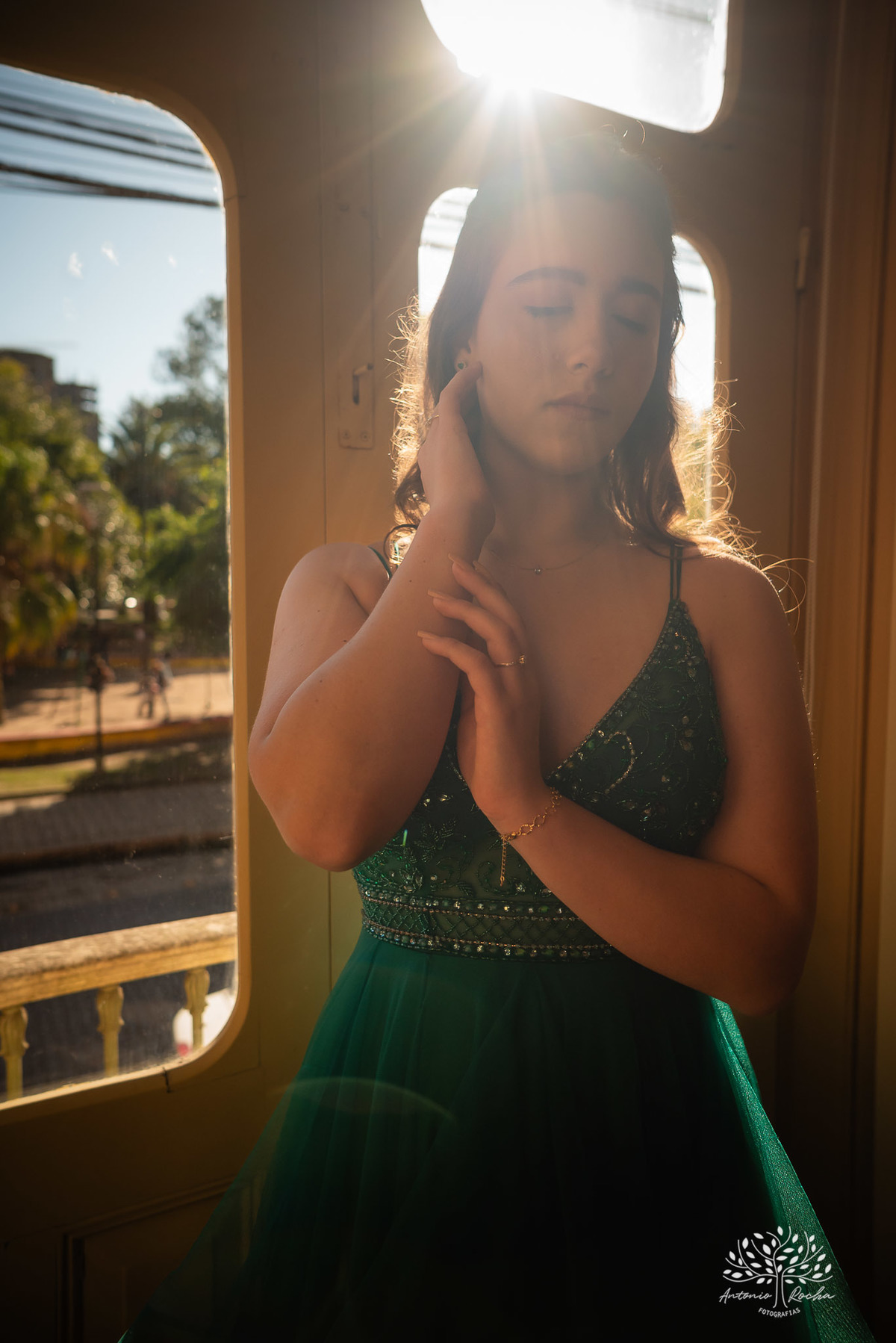 ensaios de 15 anos - fotografia de debutante - Museu do Doce - Pelotas - fotografia de aniversário - ensaio fotográfico personalizado - arquitetura histórica - luz natural - fotografia emocional - Antonio Rocha Fotografias - ensaio marcante- Quinze Anos