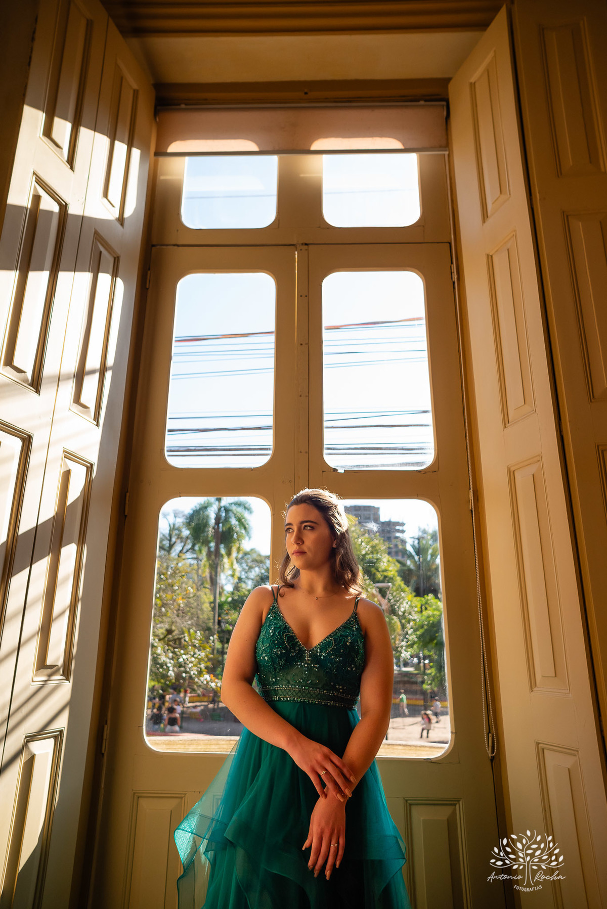 ensaios de 15 anos - fotografia de debutante - Museu do Doce - Pelotas - fotografia de aniversário - ensaio fotográfico personalizado - arquitetura histórica - luz natural - fotografia emocional - Antonio Rocha Fotografias - ensaio marcante- Quinze Anos