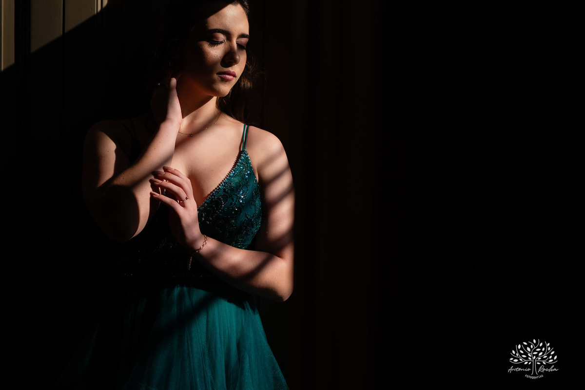 ensaios de 15 anos - fotografia de debutante - Museu do Doce - Pelotas - fotografia de aniversário - ensaio fotográfico personalizado - arquitetura histórica - luz natural - fotografia emocional - Antonio Rocha Fotografias - ensaio marcante- Quinze Anos