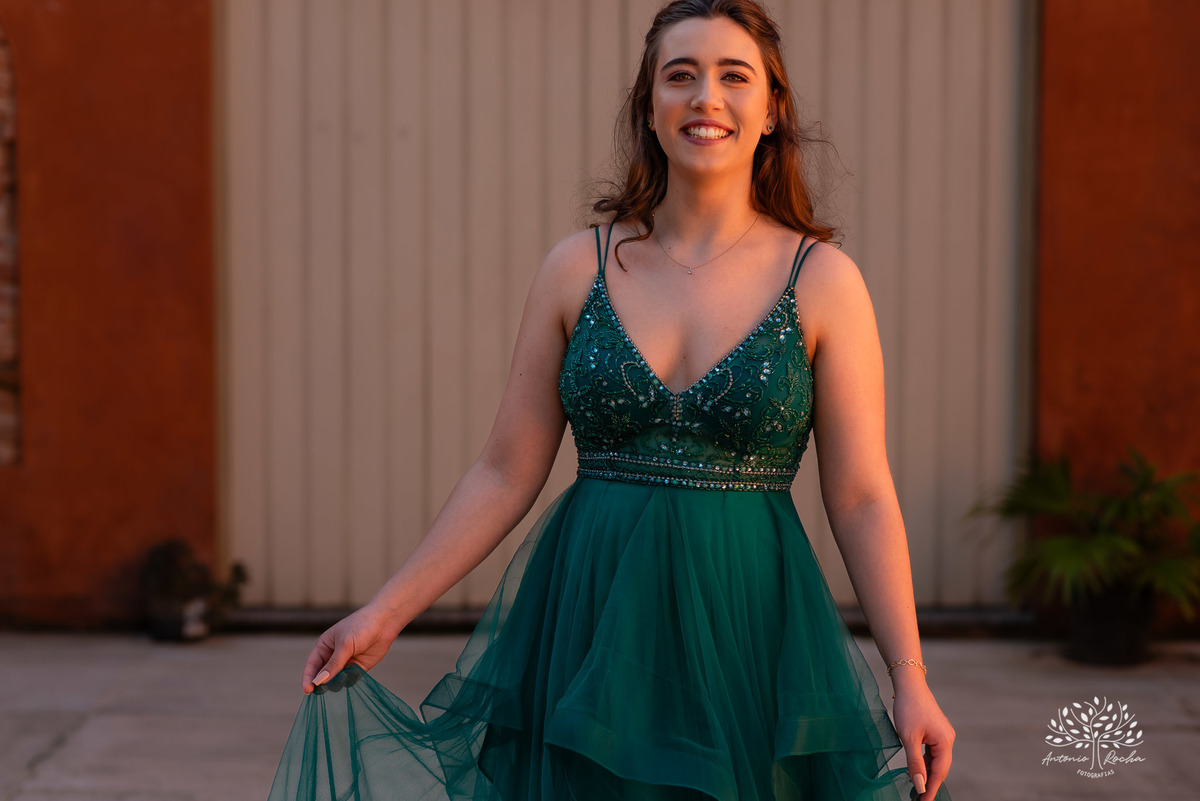 ensaios de 15 anos - fotografia de debutante - Museu do Doce - Pelotas - fotografia de aniversário - ensaio fotográfico personalizado - arquitetura histórica - luz natural - fotografia emocional - Antonio Rocha Fotografias - ensaio marcante- Quinze Anos