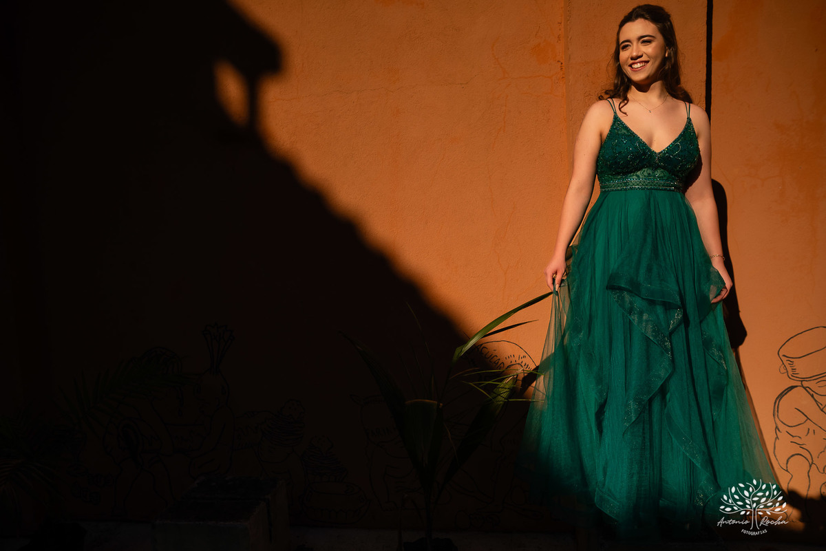 ensaios de 15 anos - fotografia de debutante - Museu do Doce - Pelotas - fotografia de aniversário - ensaio fotográfico personalizado - arquitetura histórica - luz natural - fotografia emocional - Antonio Rocha Fotografias - ensaio marcante- Quinze Anos