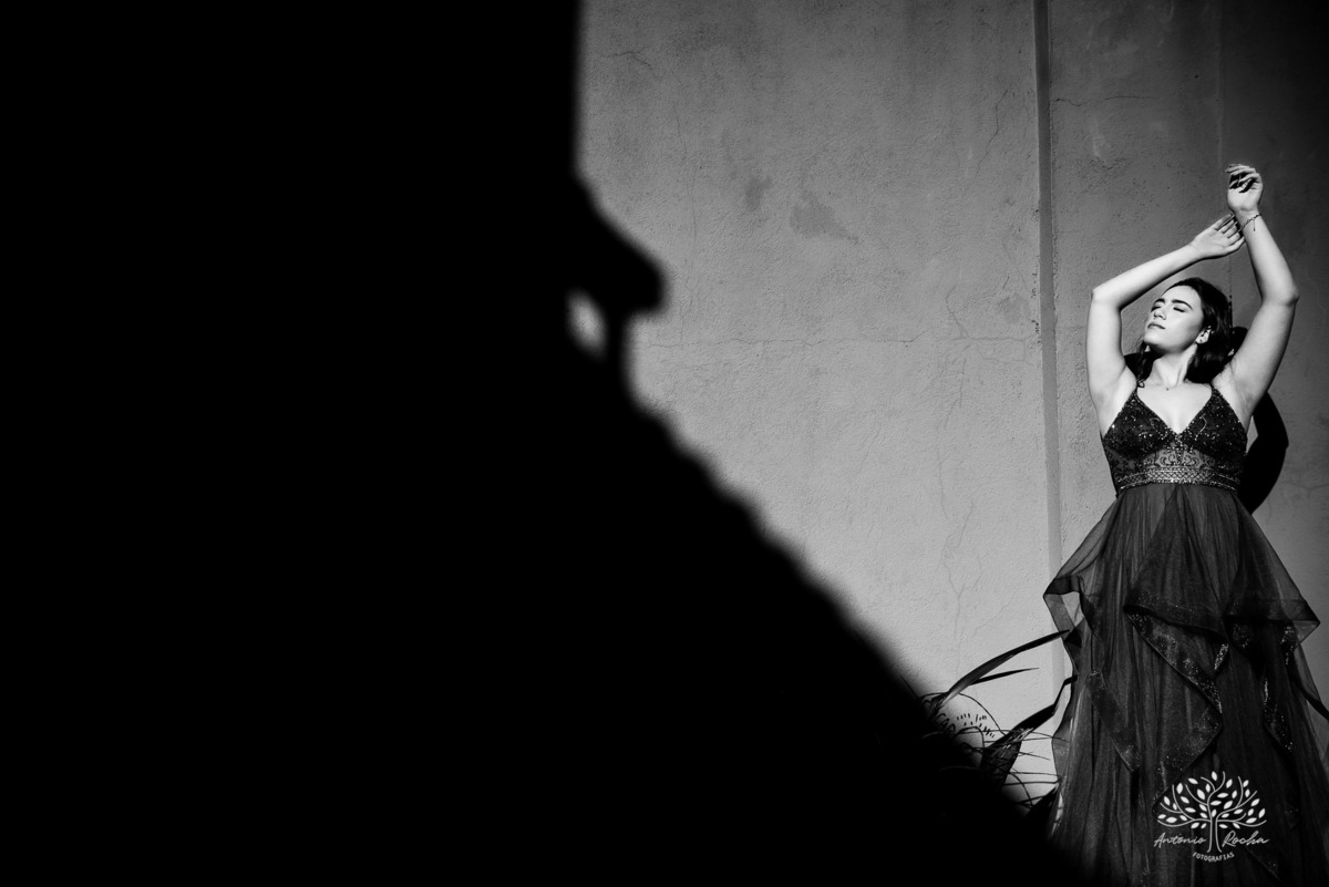 ensaios de 15 anos - fotografia de debutante - Museu do Doce - Pelotas - fotografia de aniversário - ensaio fotográfico personalizado - arquitetura histórica - luz natural - fotografia emocional - Antonio Rocha Fotografias - ensaio marcante- Quinze Anos