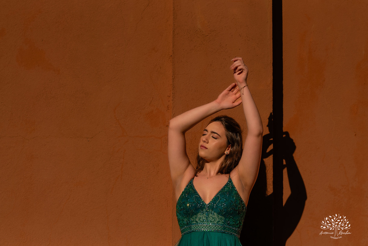 ensaios de 15 anos - fotografia de debutante - Museu do Doce - Pelotas - fotografia de aniversário - ensaio fotográfico personalizado - arquitetura histórica - luz natural - fotografia emocional - Antonio Rocha Fotografias - ensaio marcante- Quinze Anos