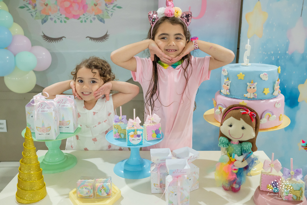 aniversário infantil - fotografia de crianças - festa temática - unicórnio - momentos especiais - registros fotográficos - alegria e diversão - show do parabéns - espontaneidade das crianças - fotografia profissional - Antonio Rocha Fotografias – Pelotas 