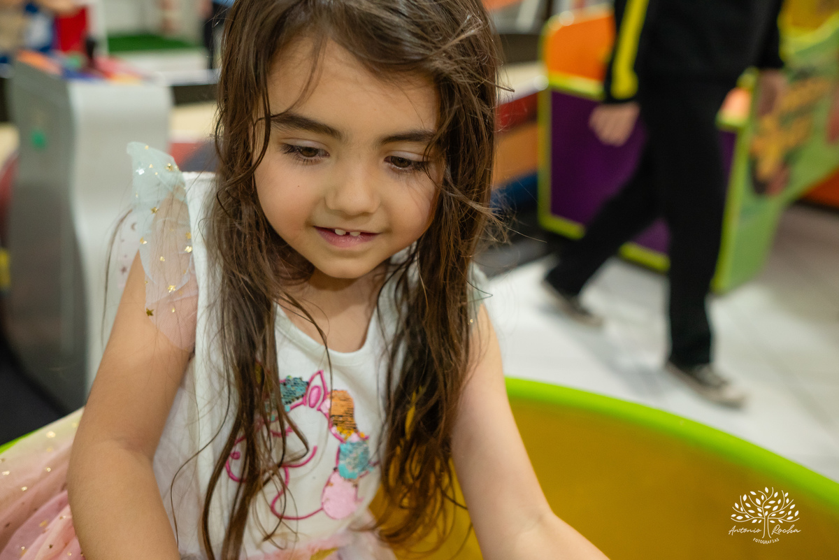 aniversário infantil - fotografia de crianças - festa temática - unicórnio - momentos especiais - registros fotográficos - alegria e diversão - show do parabéns - espontaneidade das crianças - fotografia profissional - Antonio Rocha Fotografias – Pelotas 