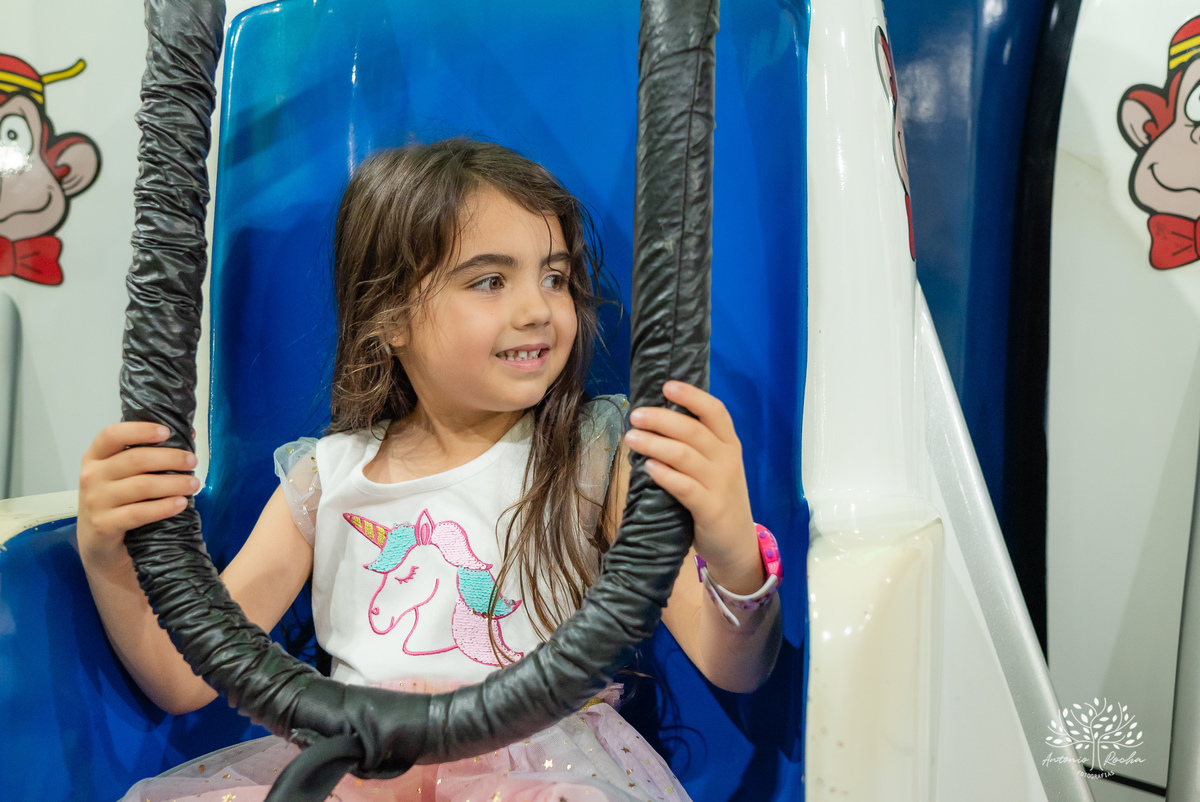 aniversário infantil - fotografia de crianças - festa temática - unicórnio - momentos especiais - registros fotográficos - alegria e diversão - show do parabéns - espontaneidade das crianças - fotografia profissional - Antonio Rocha Fotografias – Pelotas 