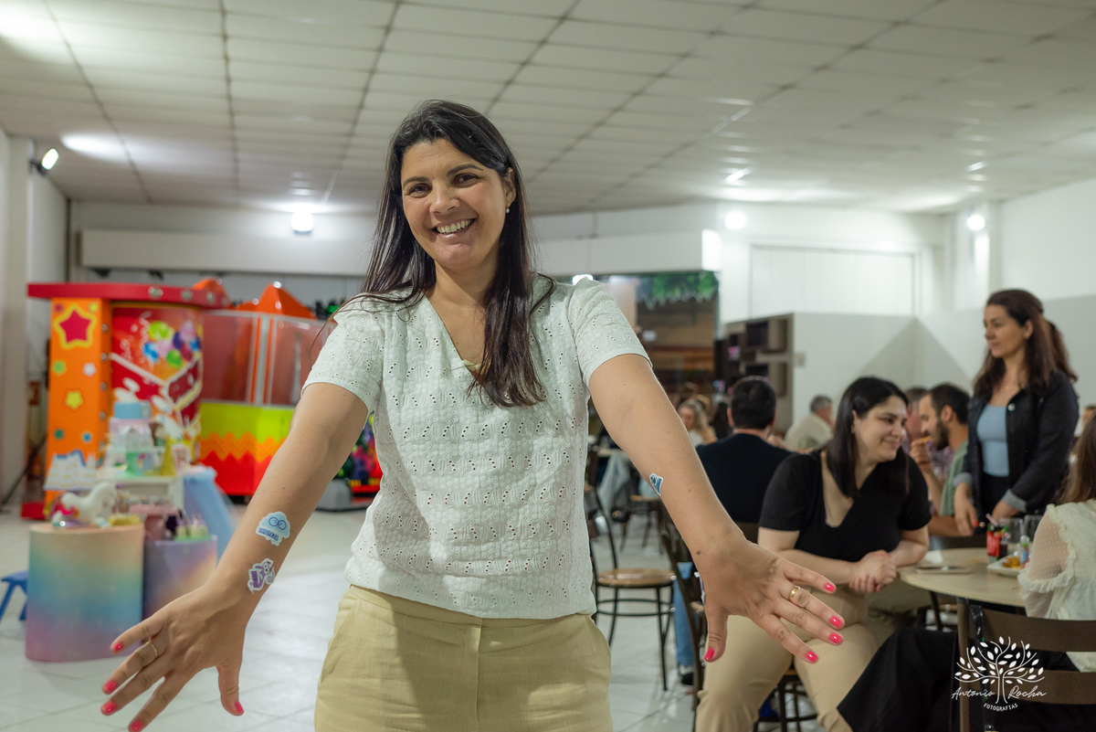 aniversário infantil - fotografia de crianças - festa temática - unicórnio - momentos especiais - registros fotográficos - alegria e diversão - show do parabéns - espontaneidade das crianças - fotografia profissional - Antonio Rocha Fotografias – Pelotas 