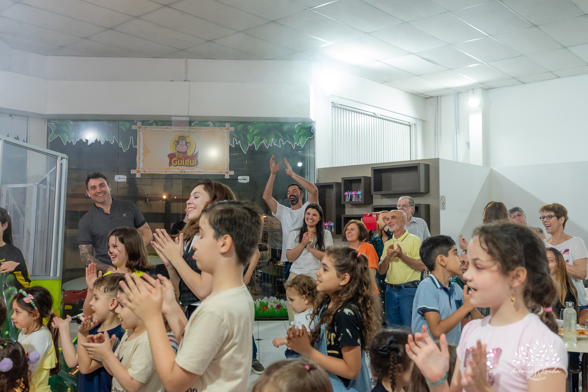 aniversário infantil - fotografia de crianças - festa temática - unicórnio - momentos especiais - registros fotográficos - alegria e diversão - show do parabéns - espontaneidade das crianças - fotografia profissional - Antonio Rocha Fotografias – Pelotas 