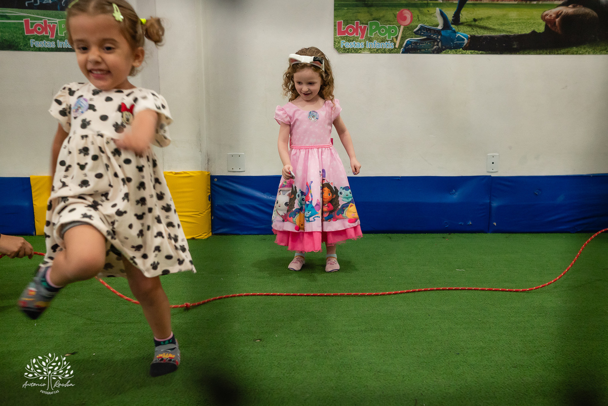 aniversário infantil - fotografia de aniversário - fotografia de família - fotógrafo infantil - Palhaça Tilika - Isabela 5 anos - playground infantil - fotografia profissional - celebração em família - Tio Antonio Rocha Fotografias - Pelotas – Loly Pop