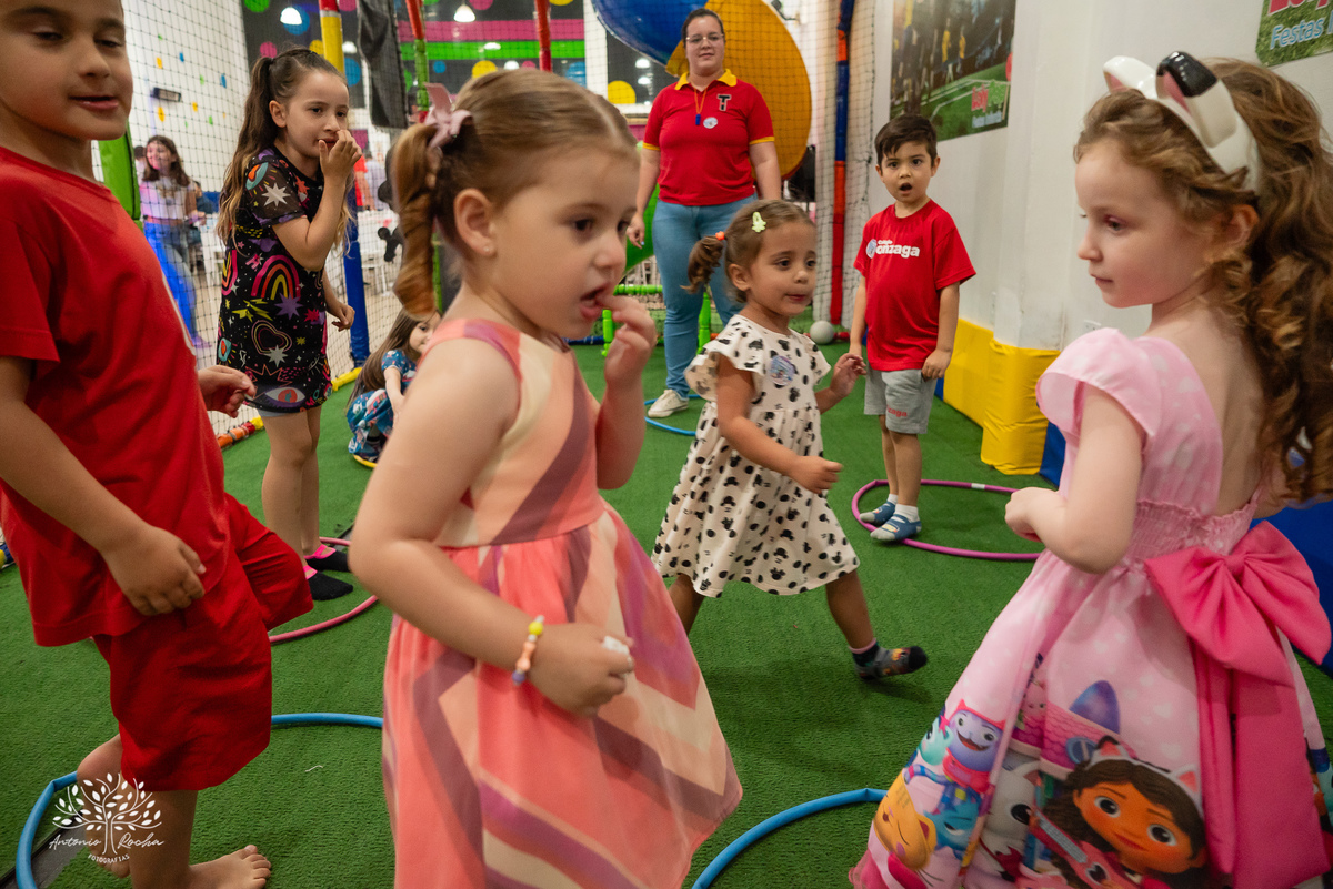 aniversário infantil - fotografia de aniversário - fotografia de família - fotógrafo infantil - Palhaça Tilika - Isabela 5 anos - playground infantil - fotografia profissional - celebração em família - Tio Antonio Rocha Fotografias - Pelotas – Loly Pop