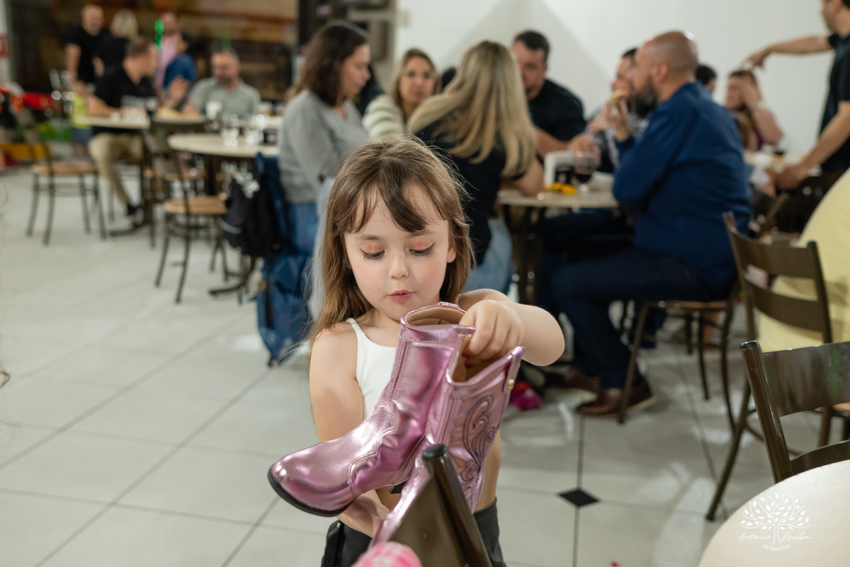 aniversário infantil - temático - show do parabéns - aniversário da Helena - Ana Castela - fotografia com emoção - fotografia profissional - play infantil - fotos de família - fotógrafo de aniversários – Pelotas - Antonio Rocha Fotografias - tio guigui