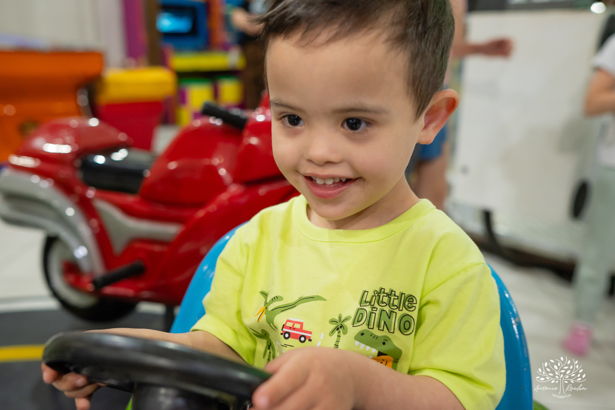 aniversário infantil - temático - show do parabéns - aniversário da Helena - Ana Castela - fotografia com emoção - fotografia profissional - play infantil - fotos de família - fotógrafo de aniversários – Pelotas - Antonio Rocha Fotografias - tio guigui