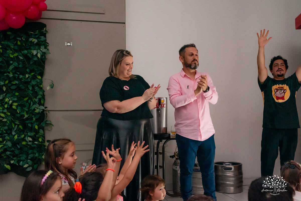 aniversário infantil - temático - show do parabéns - aniversário da Helena - Ana Castela - fotografia com emoção - fotografia profissional - play infantil - fotos de família - fotógrafo de aniversários – Pelotas - Antonio Rocha Fotografias - tio guigui