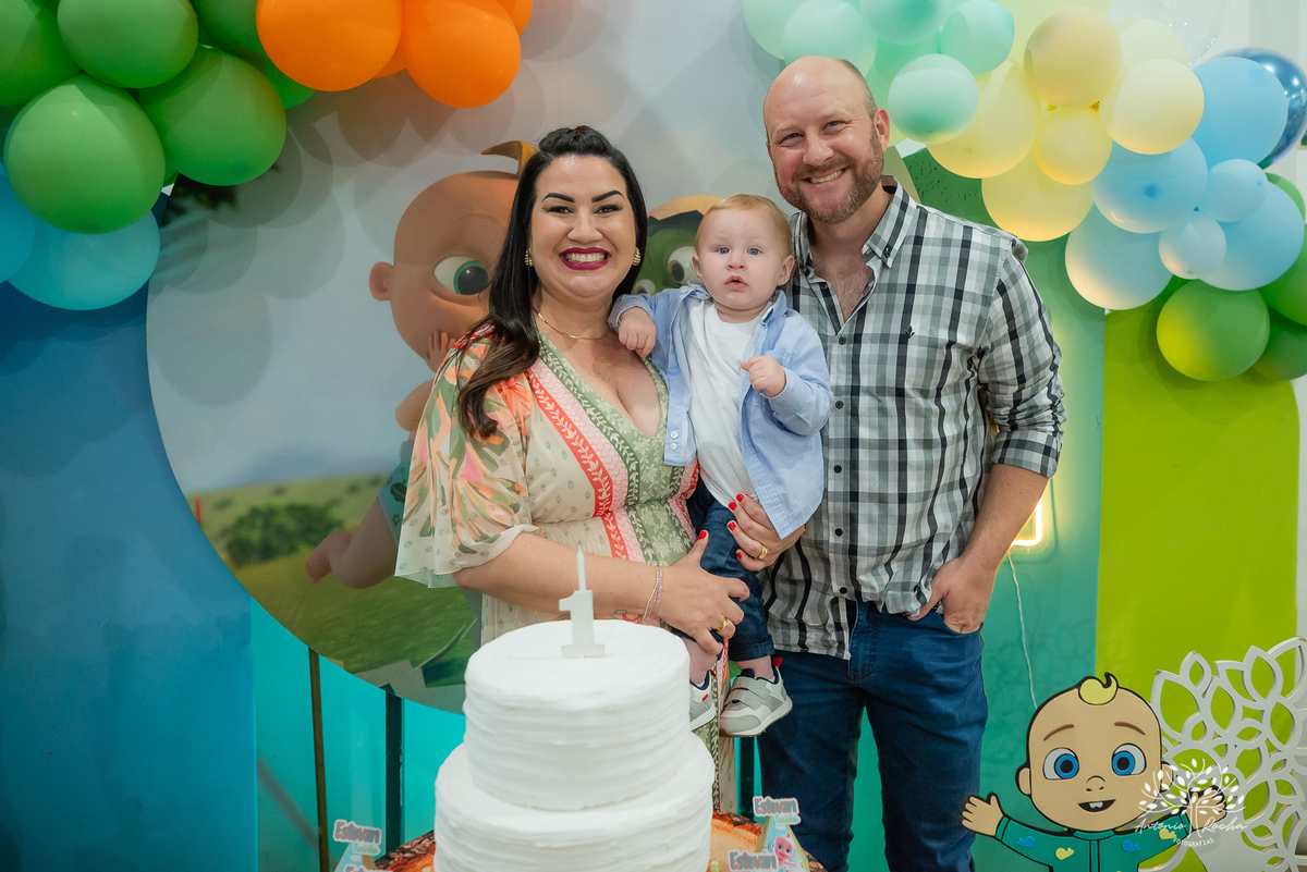 primeiro aninho - festa infantil - fotografia de aniversário - memórias da infância - registro fotográfico - celebração em família - fotografia profissional - fotografia de crianças - sorriso infantil - fotografias inesquecíveis – Pelotas – Antonio Rocha 