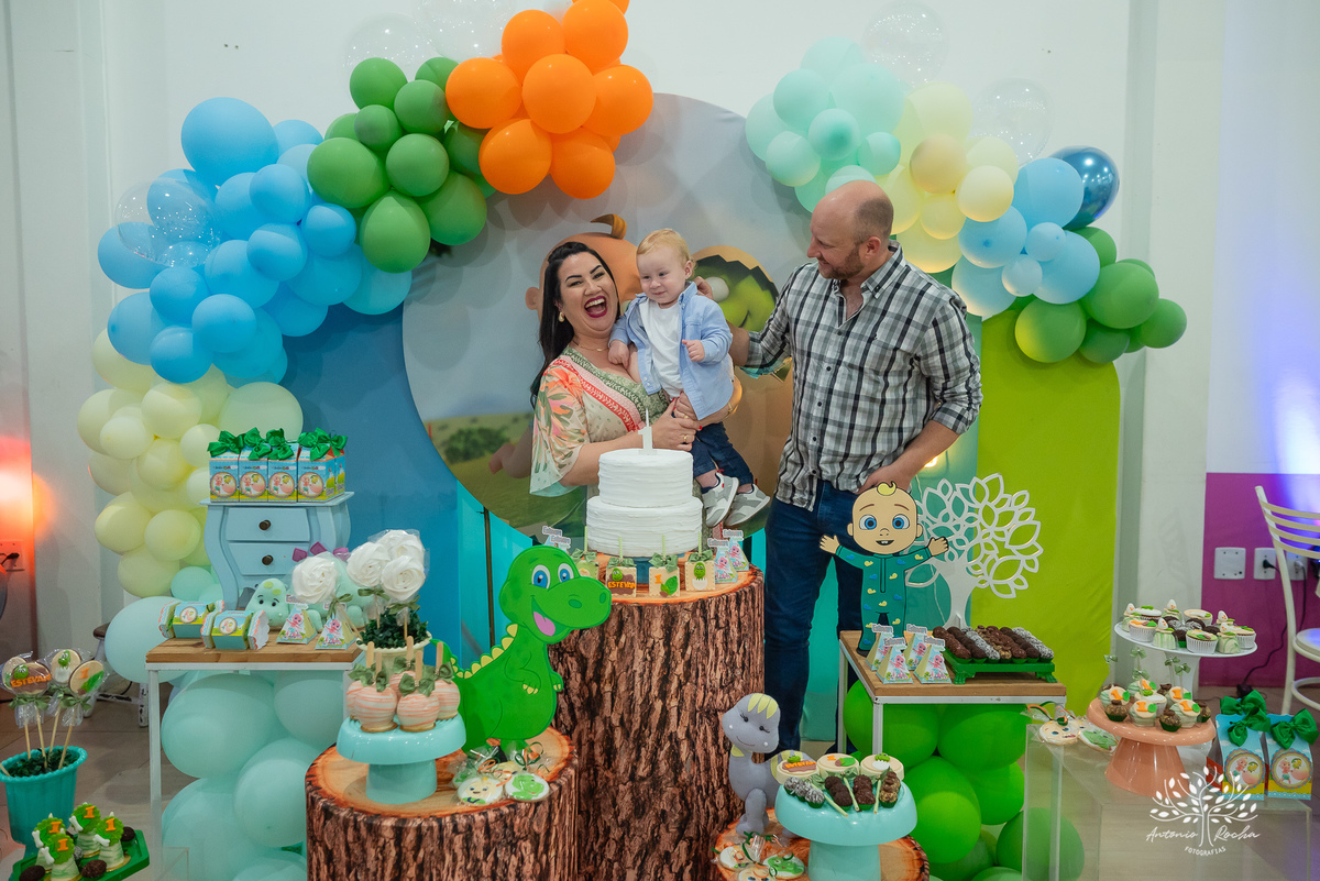 primeiro aninho - festa infantil - fotografia de aniversário - memórias da infância - registro fotográfico - celebração em família - fotografia profissional - fotografia de crianças - sorriso infantil - fotografias inesquecíveis – Pelotas – Antonio Rocha 
