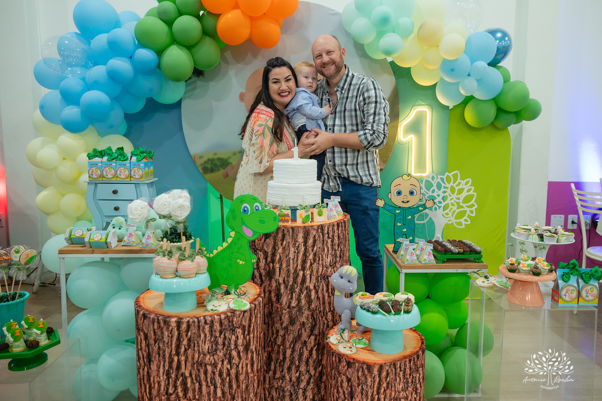 primeiro aninho - festa infantil - fotografia de aniversário - memórias da infância - registro fotográfico - celebração em família - fotografia profissional - fotografia de crianças - sorriso infantil - fotografias inesquecíveis – Pelotas – Antonio Rocha 