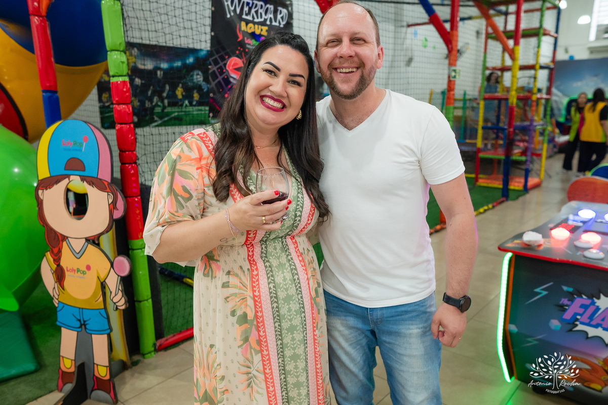 primeiro aninho - festa infantil - fotografia de aniversário - memórias da infância - registro fotográfico - celebração em família - fotografia profissional - fotografia de crianças - sorriso infantil - fotografias inesquecíveis – Pelotas – Antonio Rocha 