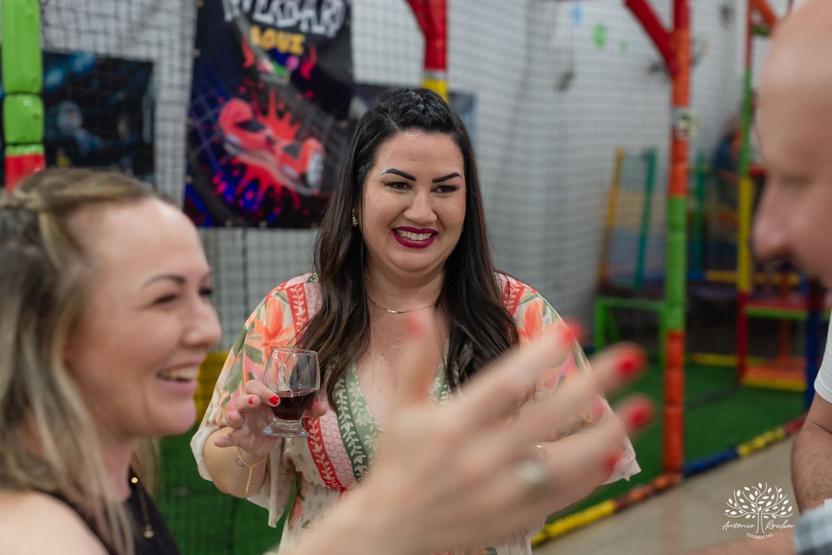 primeiro aninho - festa infantil - fotografia de aniversário - memórias da infância - registro fotográfico - celebração em família - fotografia profissional - fotografia de crianças - sorriso infantil - fotografias inesquecíveis – Pelotas – Antonio Rocha 