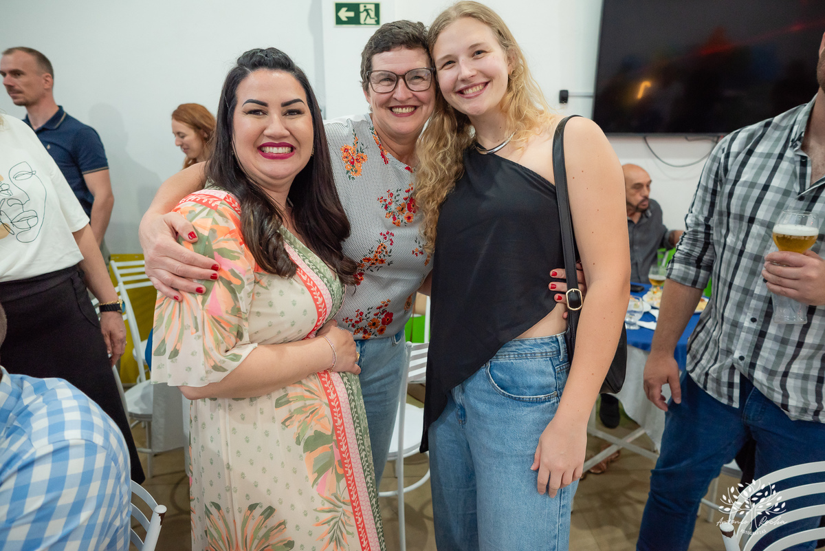 primeiro aninho - festa infantil - fotografia de aniversário - memórias da infância - registro fotográfico - celebração em família - fotografia profissional - fotografia de crianças - sorriso infantil - fotografias inesquecíveis – Pelotas – Antonio Rocha 