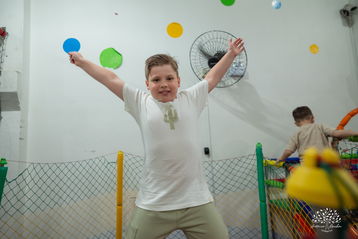 primeiro aninho - festa infantil - fotografia de aniversário - memórias da infância - registro fotográfico - celebração em família - fotografia profissional - fotografia de crianças - sorriso infantil - fotografias inesquecíveis – Pelotas – Antonio Rocha 