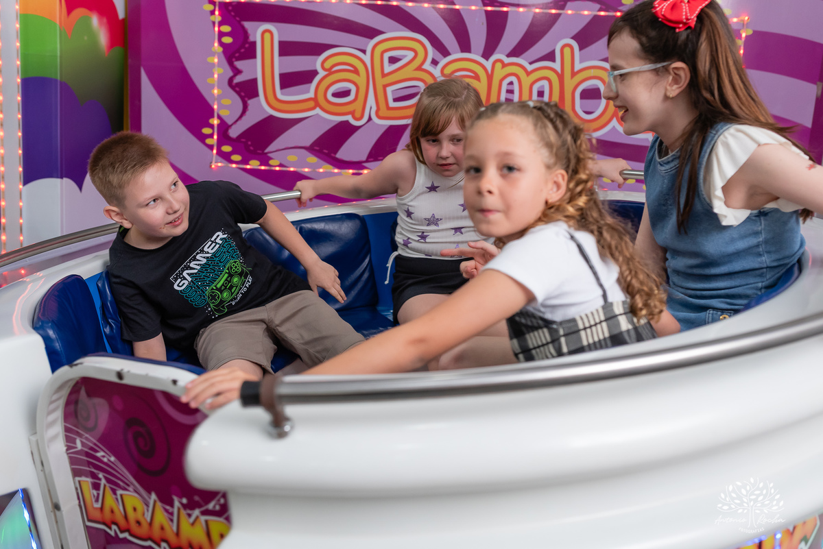 primeiro aninho - festa infantil - fotografia de aniversário - memórias da infância - registro fotográfico - celebração em família - fotografia profissional - fotografia de crianças - sorriso infantil - fotografias inesquecíveis – Pelotas – Antonio Rocha 